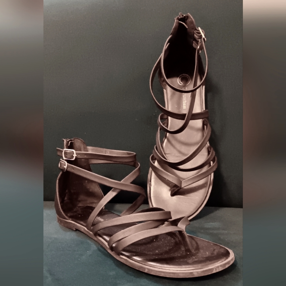 TruComfort Foam strappy black leather gladiator sandal